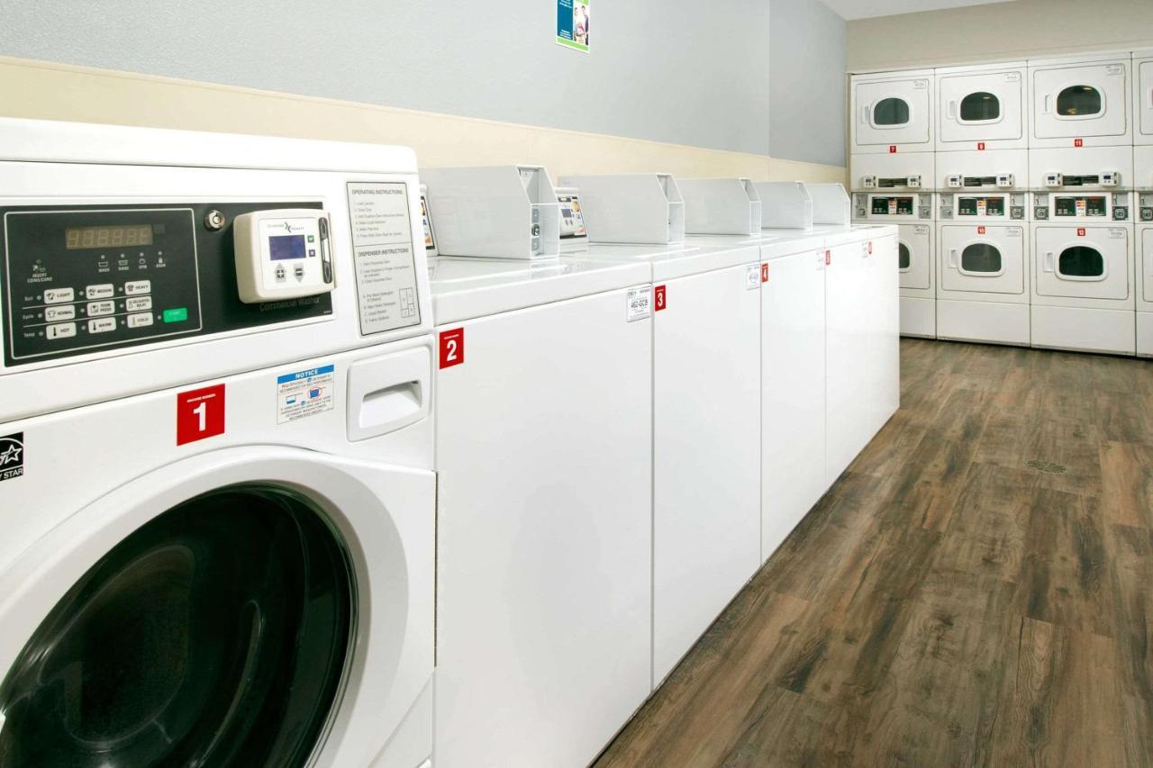 Woodspring Suites Chicago Darien Экстерьер фото